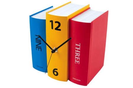 Часы и книга